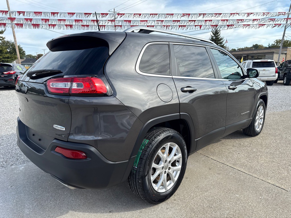 2017 Jeep Cherokee Image 5