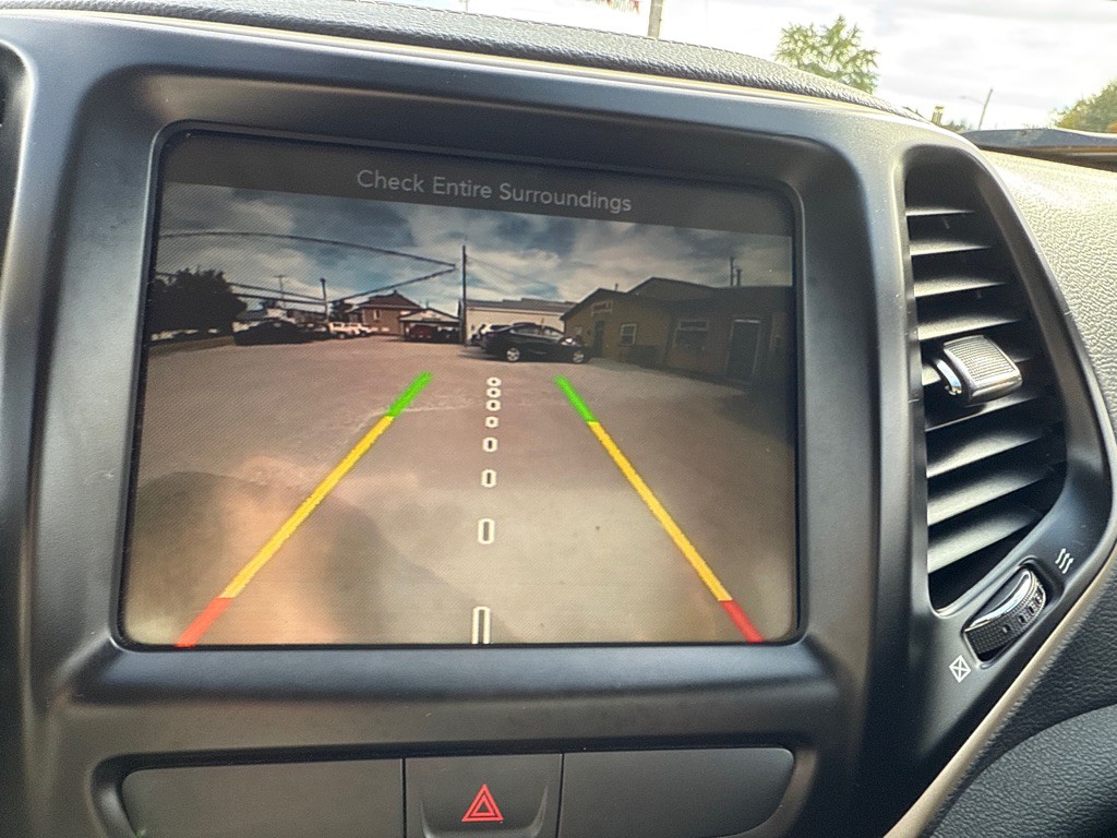 2017 Jeep Cherokee Image 19