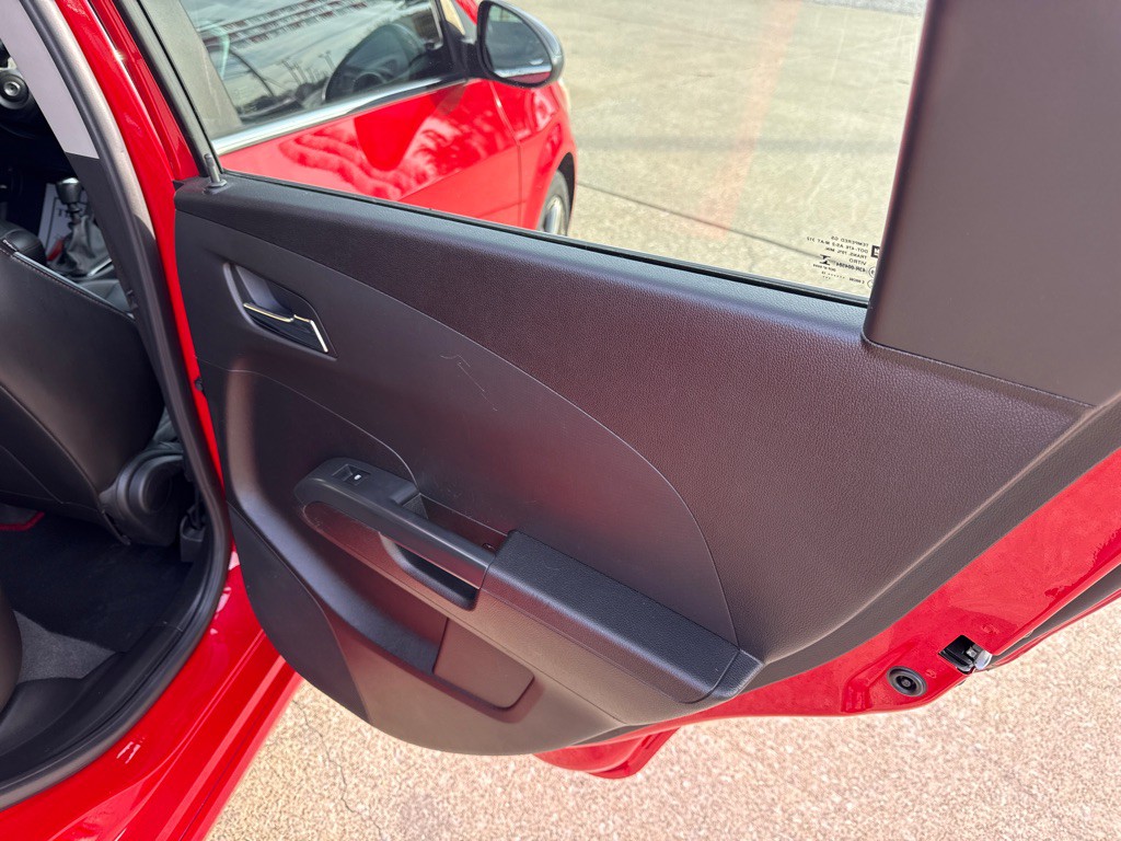 2013 Chevrolet Sonic Image 15