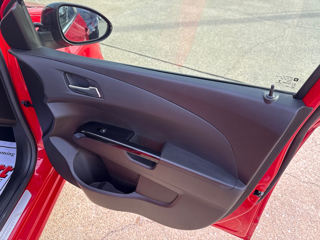 2013 Chevrolet Sonic Image 16