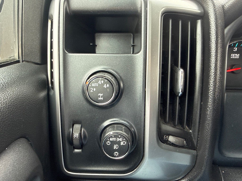 2015 Chevrolet Silverado 1500 Image 18