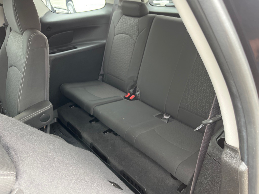 2014 GMC Acadia Image 17