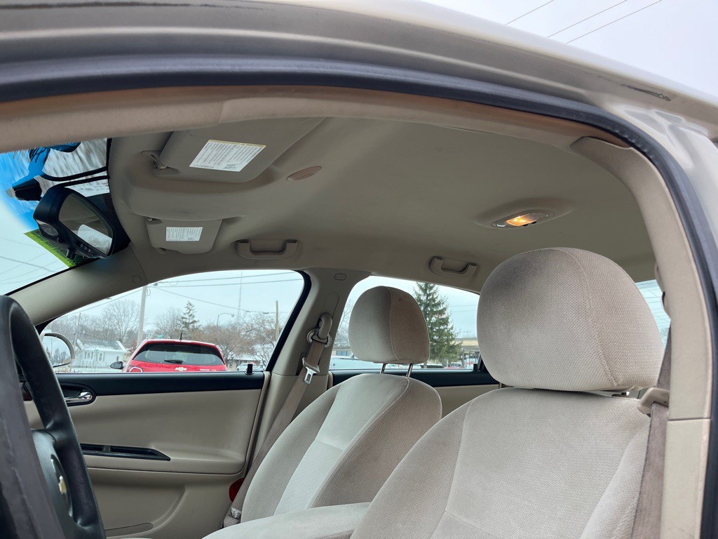 2011 Chevrolet Impala Image 14