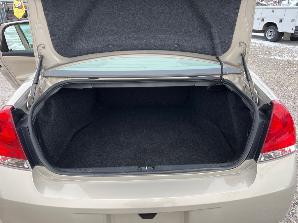 2011 Chevrolet Impala Image 16