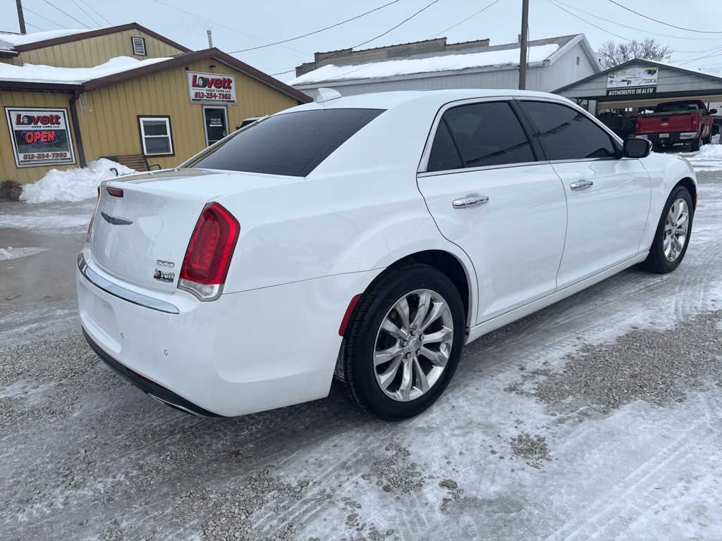 2019 Chrysler 300 Image 5