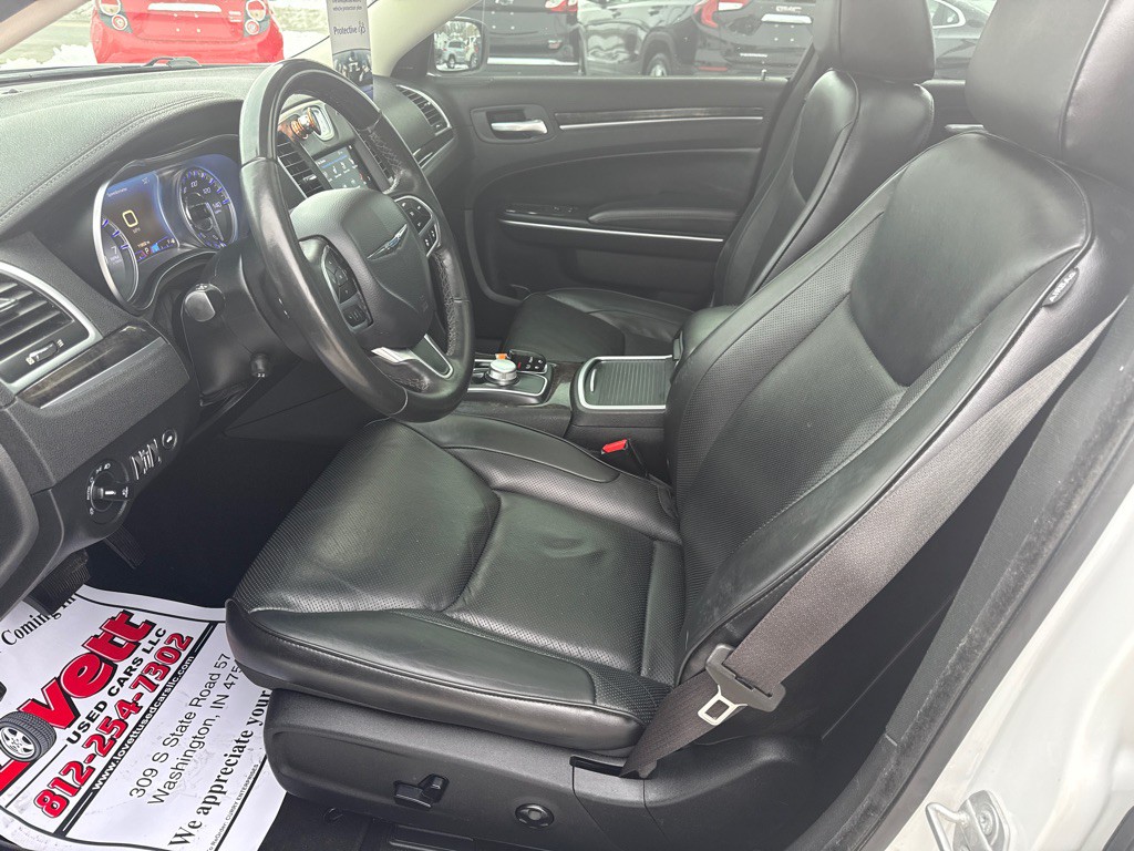 2019 Chrysler 300 Image 12