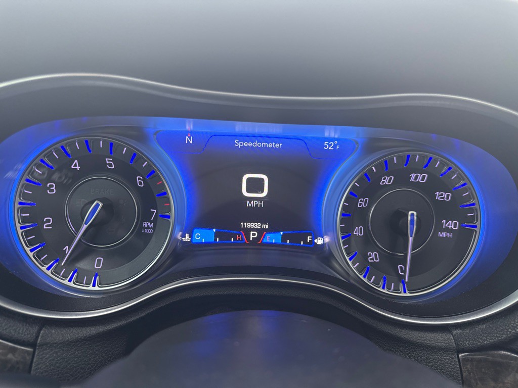 2019 Chrysler 300 Image 14