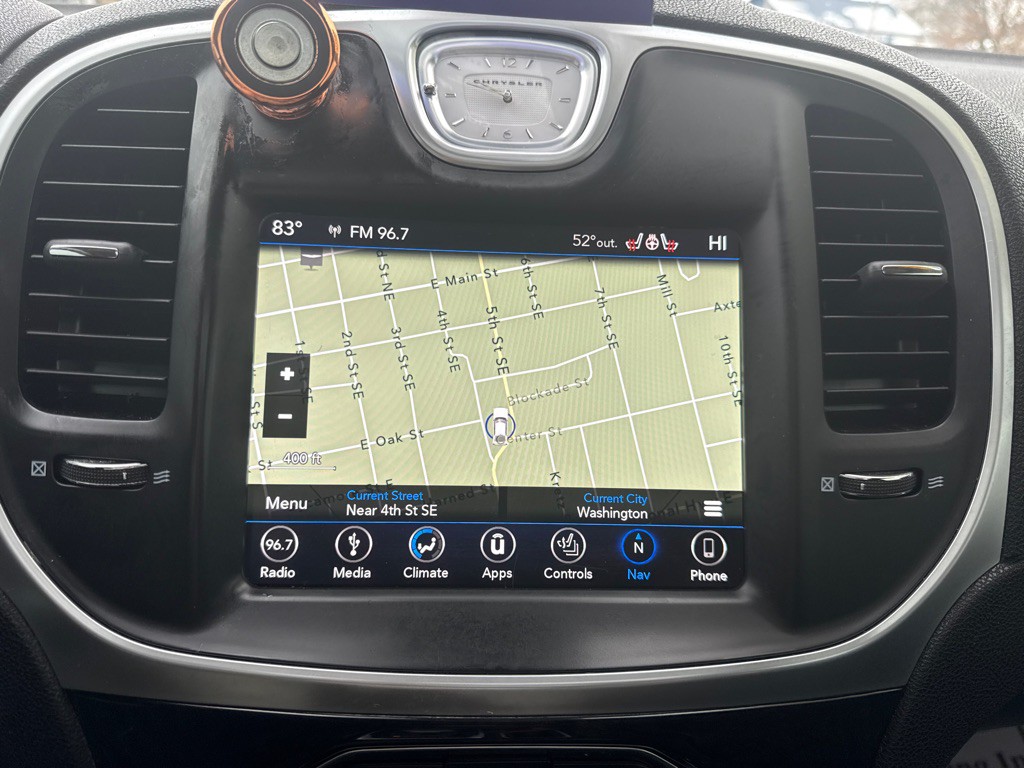 2019 Chrysler 300 Image 18