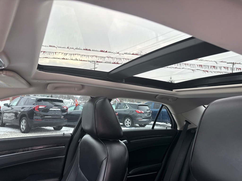 2019 Chrysler 300 Image 23