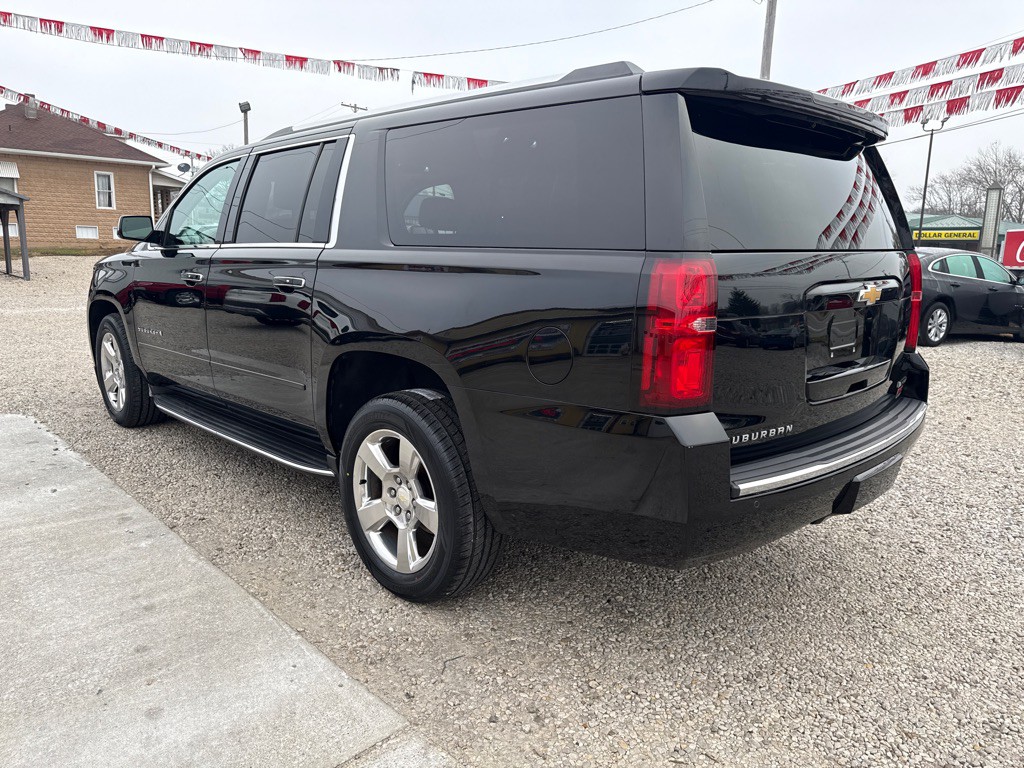 2017 Chevrolet Suburban Image 7