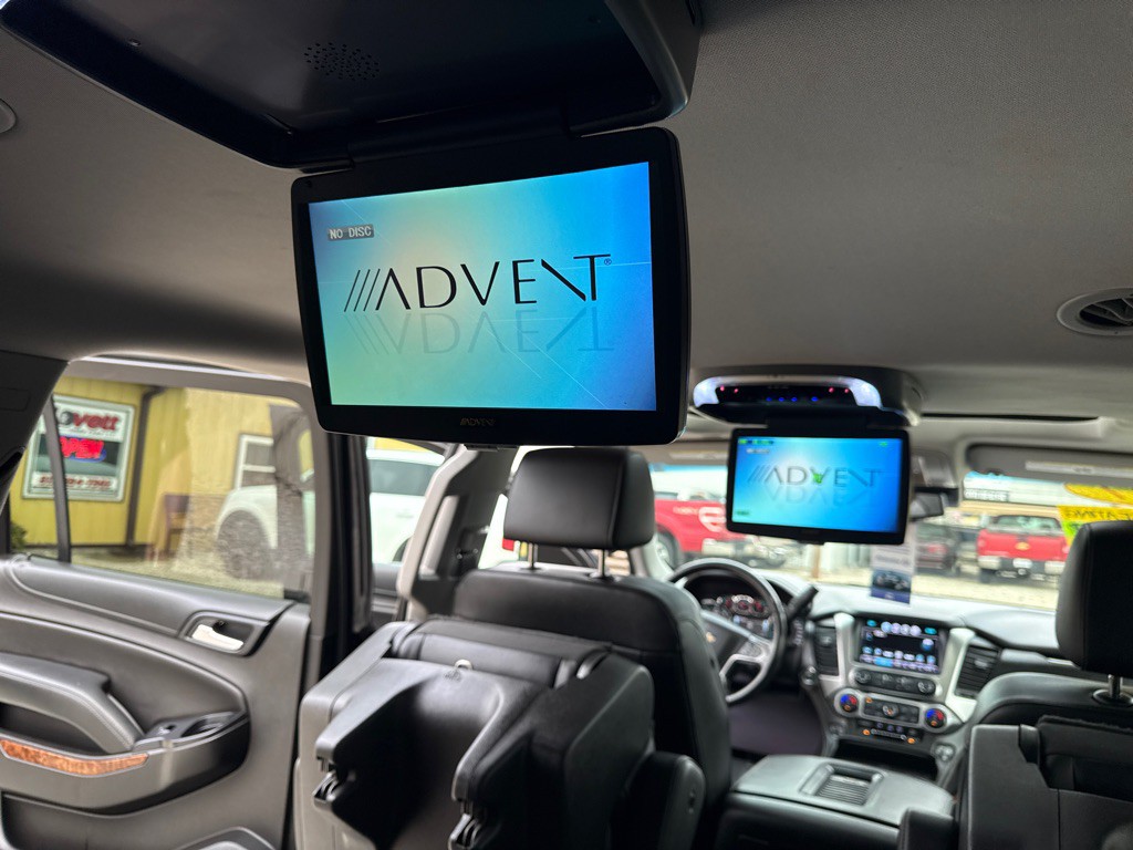 2017 Chevrolet Suburban Image 10