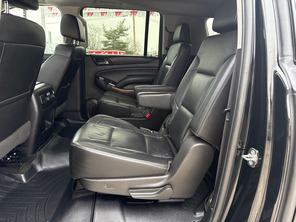 2017 Chevrolet Suburban Image 13