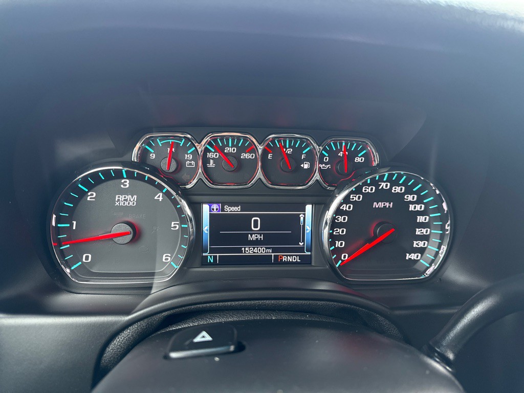 2017 Chevrolet Suburban Image 17