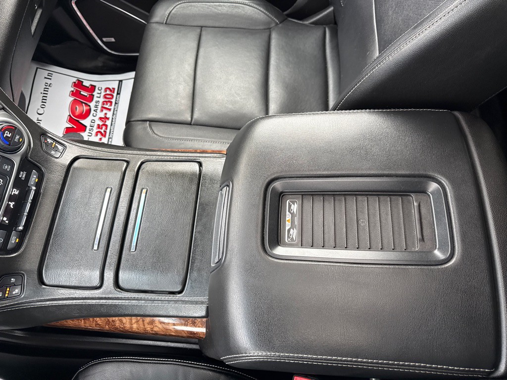 2017 Chevrolet Suburban Image 25