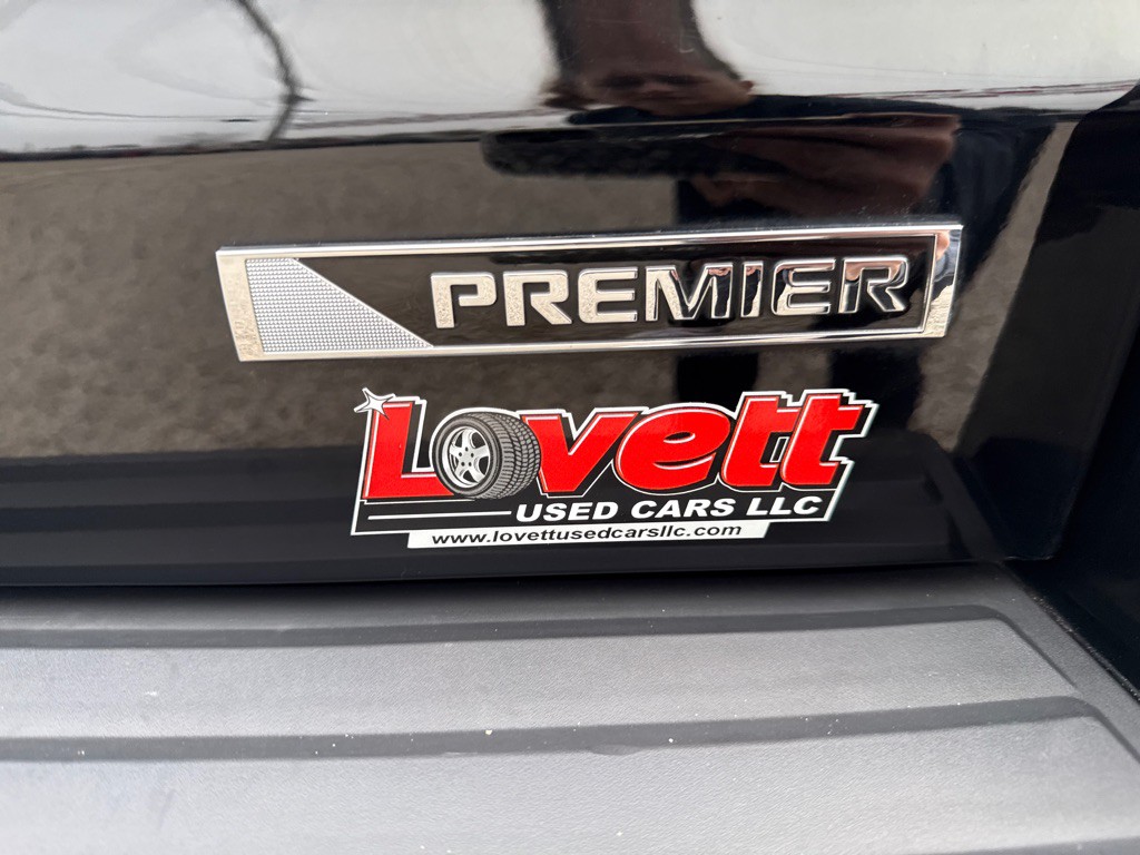 2017 Chevrolet Suburban Image 30