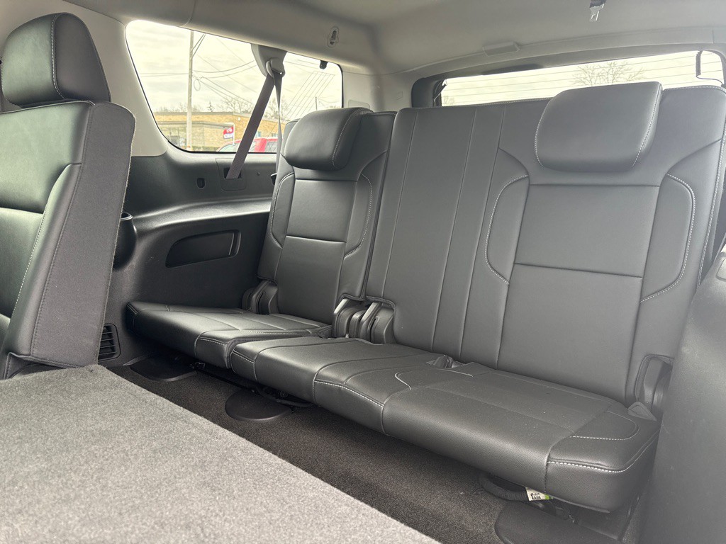 2017 Chevrolet Suburban Image 9