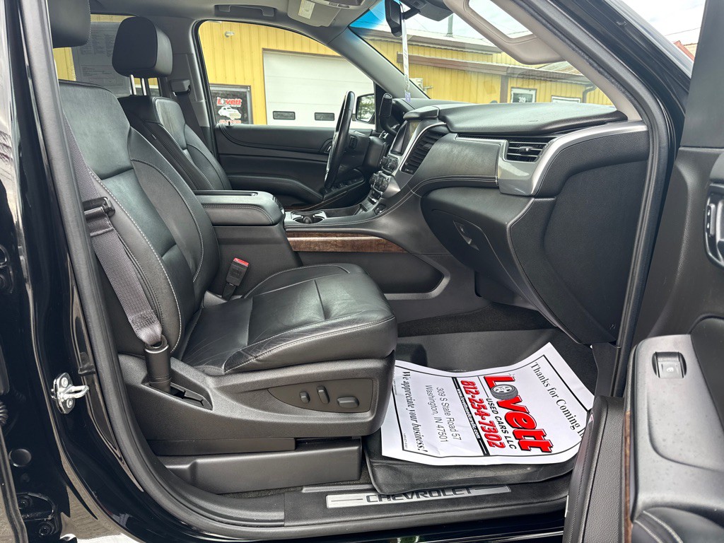 2017 Chevrolet Suburban Image 12