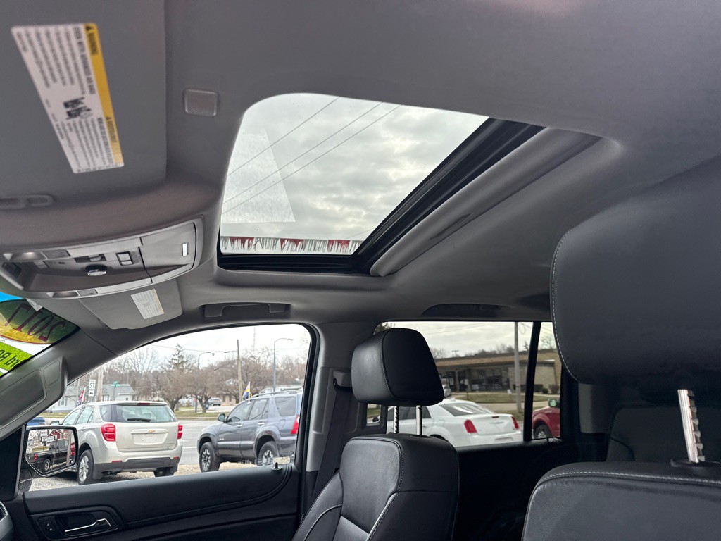 2017 Chevrolet Suburban Image 23