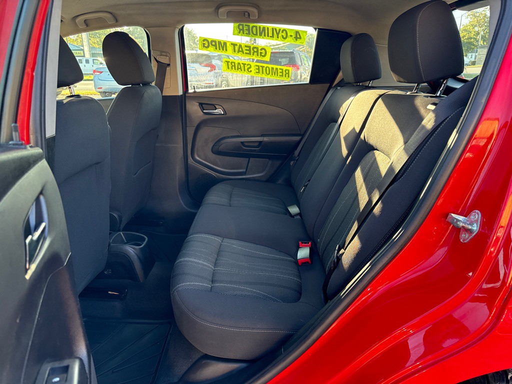 2015 Chevrolet Sonic Image 9