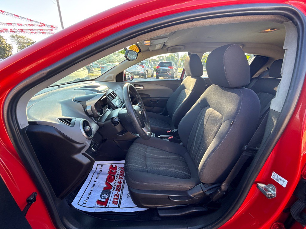 2015 Chevrolet Sonic Image 12