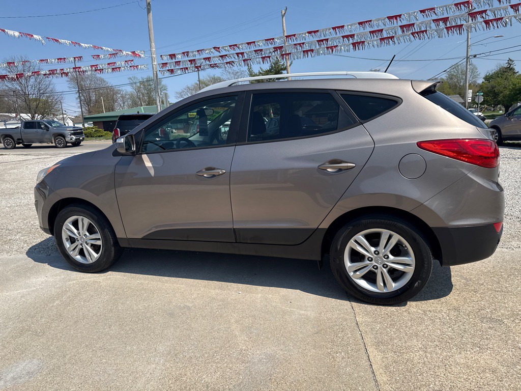 2012 Hyundai Tucson Image 8