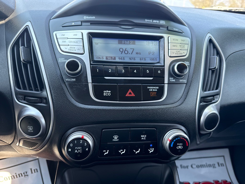 2012 Hyundai Tucson Image 9