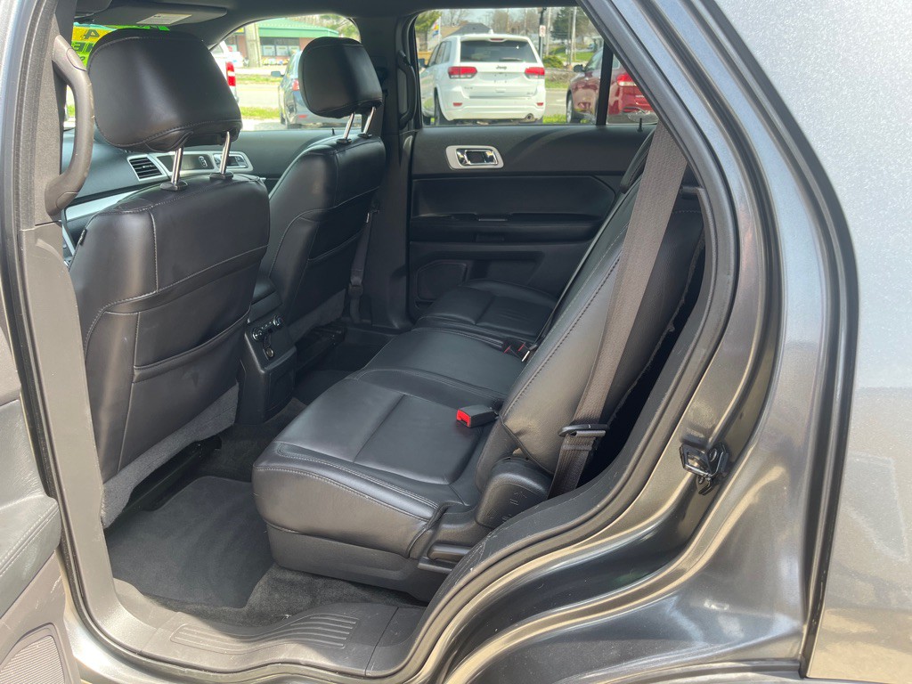 2015 Ford Explorer Image 19
