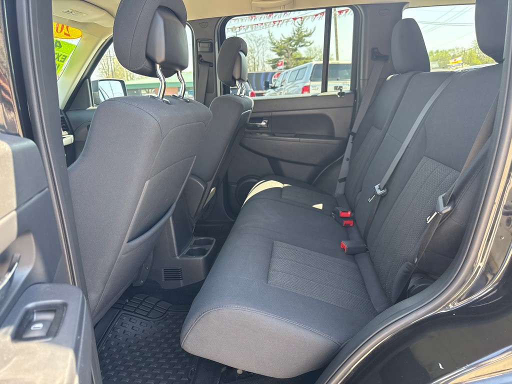2012 Jeep Liberty Image 9