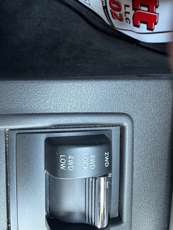 2012 Jeep Liberty Image 18
