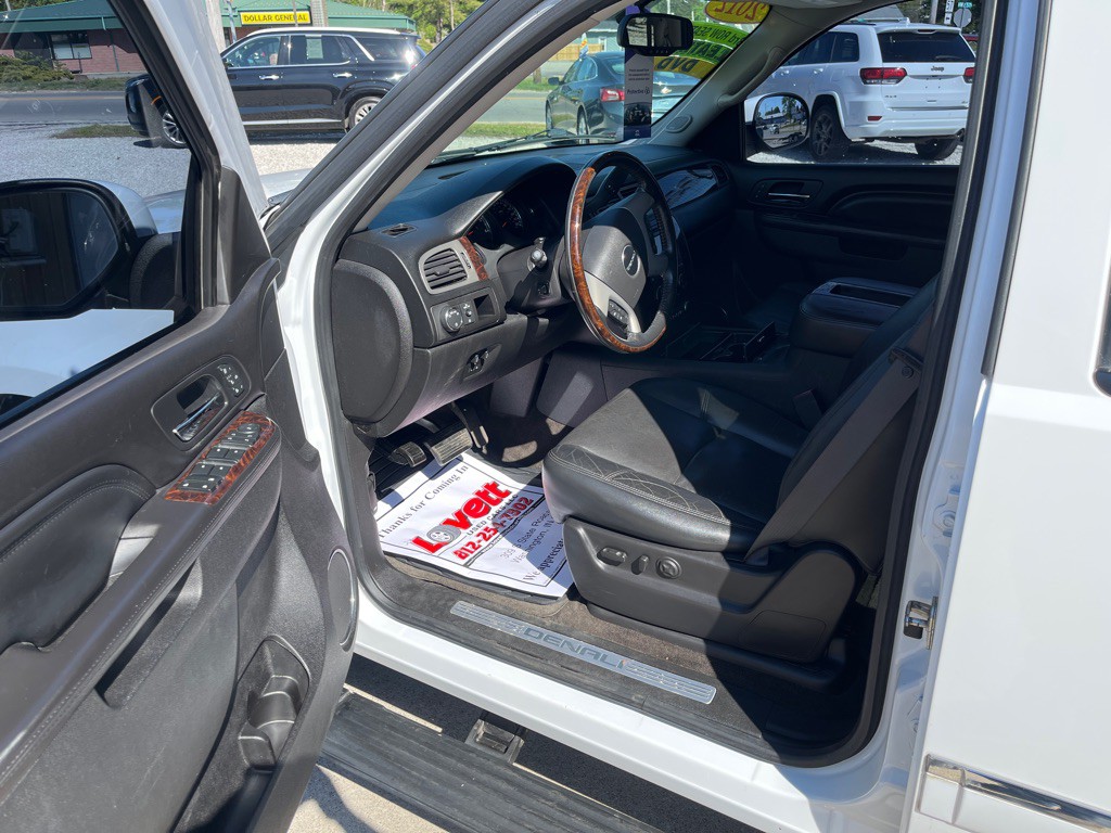 2012 GMC Yukon Image 18