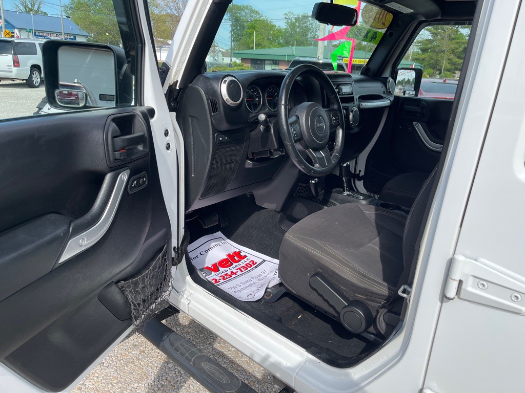 2013 Jeep Wrangler Unlimited Image 14