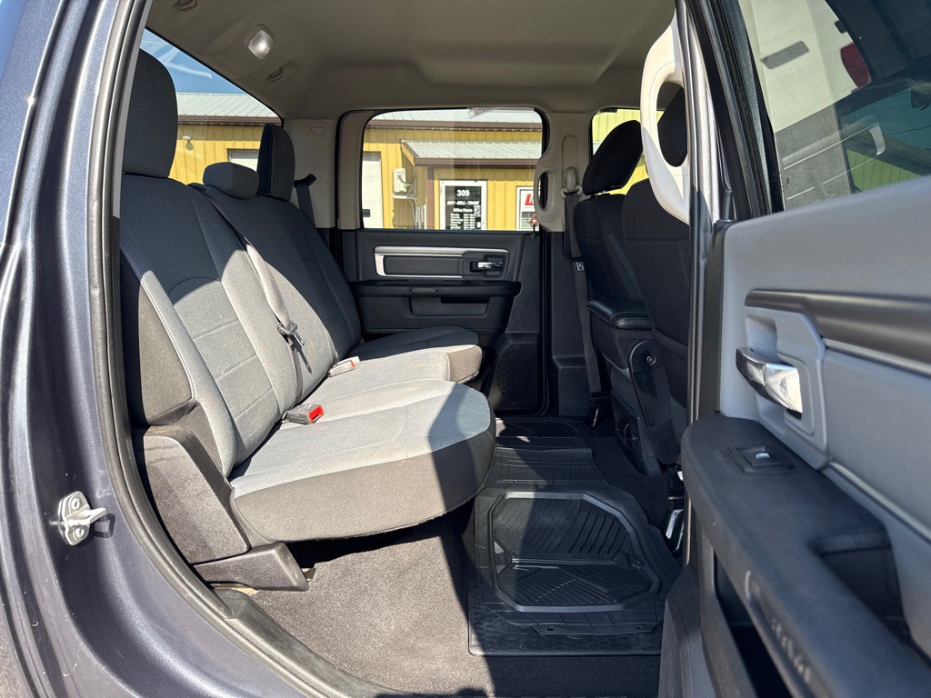 2021 RAM 1500 Image 8