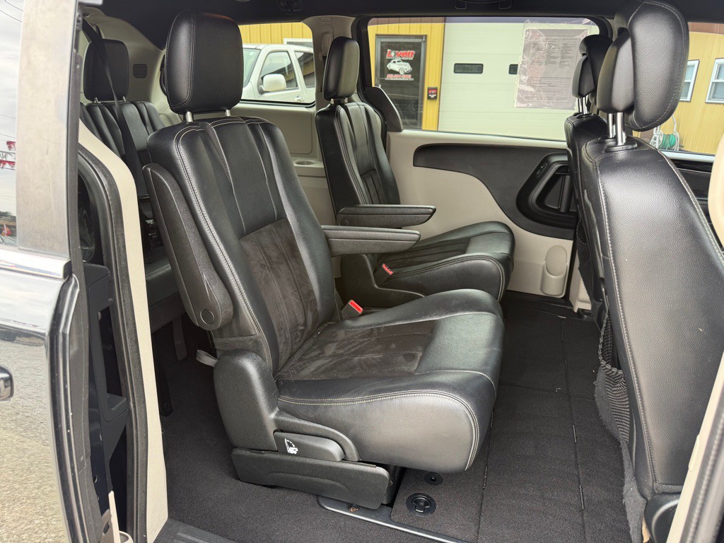 2017 Dodge Grand Caravan Image 5