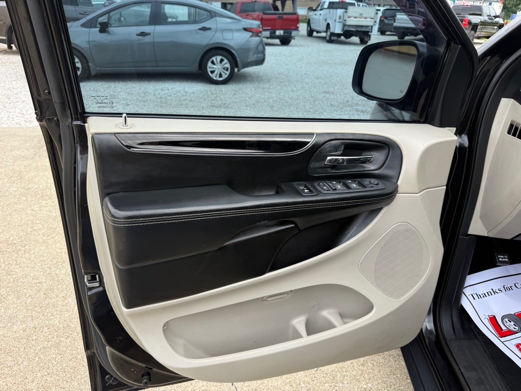 2017 Dodge Grand Caravan Image 12