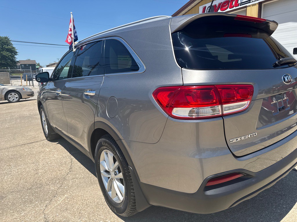 2017 Kia Sorento Image 5