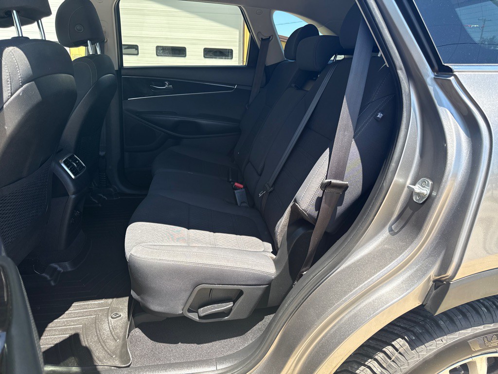 2017 Kia Sorento Image 7