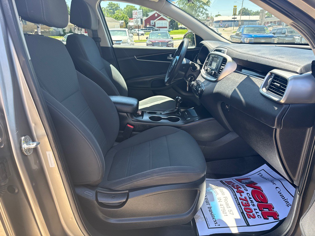 2017 Kia Sorento Image 10