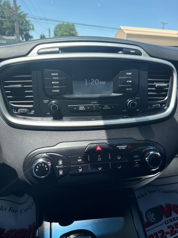 2017 Kia Sorento Image 14