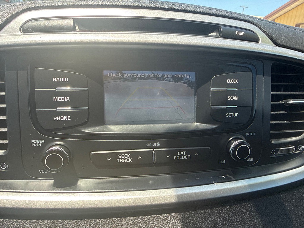 2017 Kia Sorento Image 16