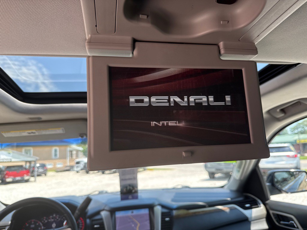 2015 GMC Yukon Image 29