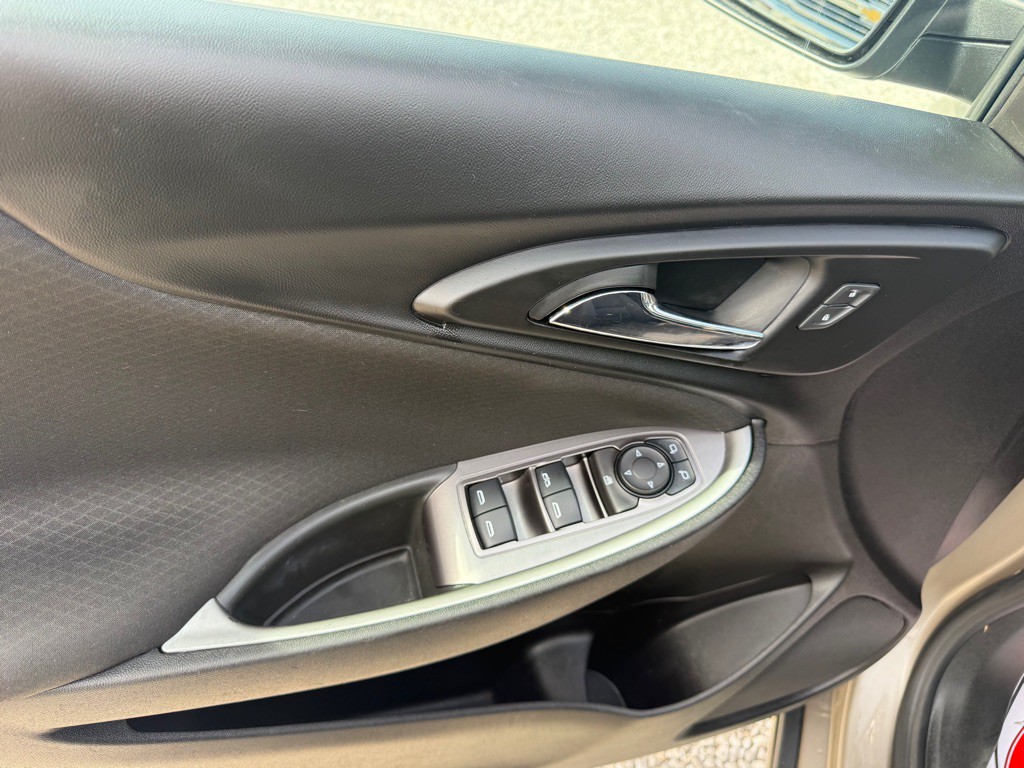 2022 Chevrolet Malibu Image 12