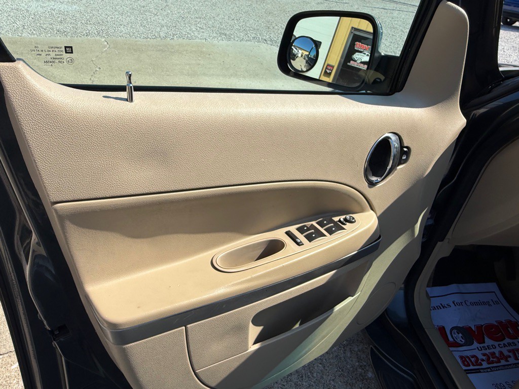 2010 Chevrolet HHR Image 16