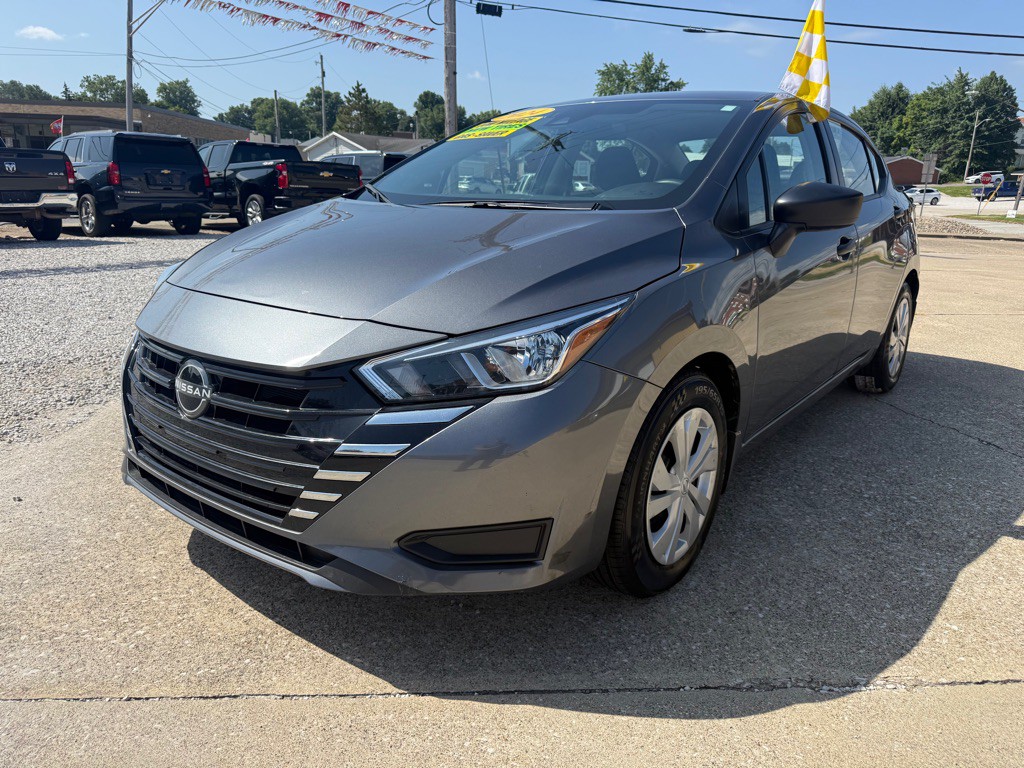 2024 Nissan Versa Image 1