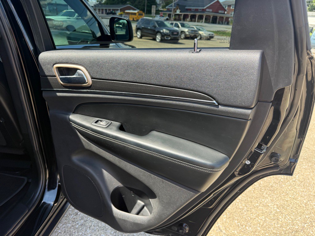 2017 Jeep Grand Cherokee Image 6