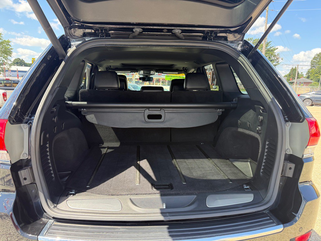 2017 Jeep Grand Cherokee Image 12