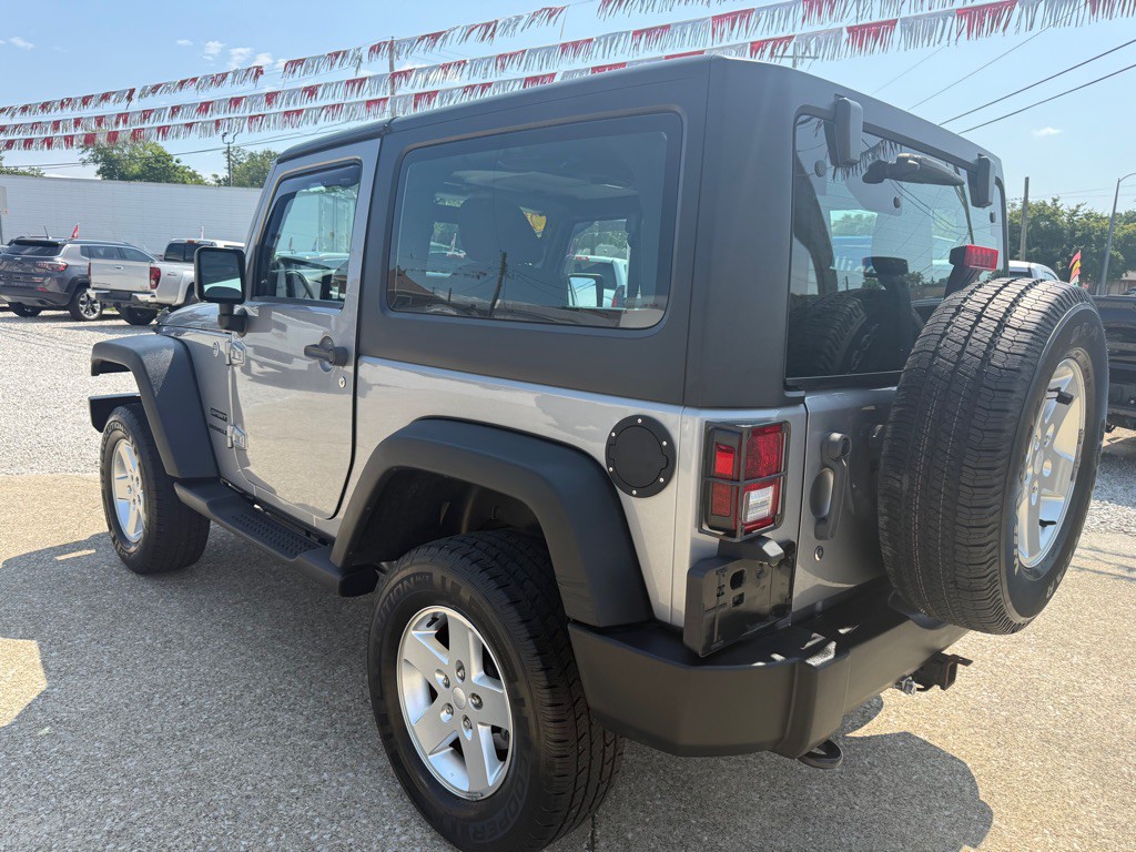2014 Jeep Wrangler Image 12