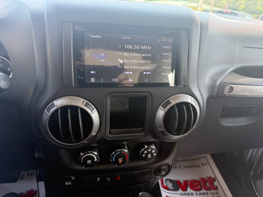 2014 Jeep Wrangler Image 17