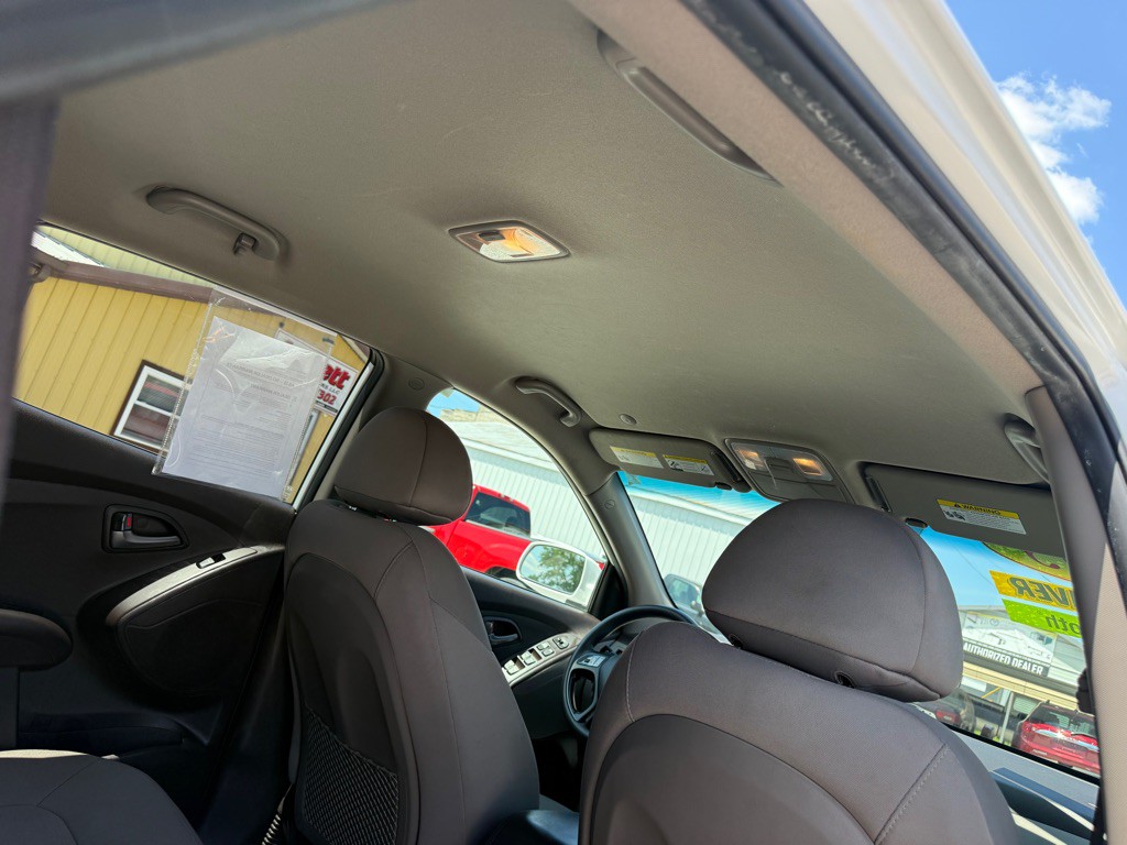 2015 Hyundai Tucson Image 8