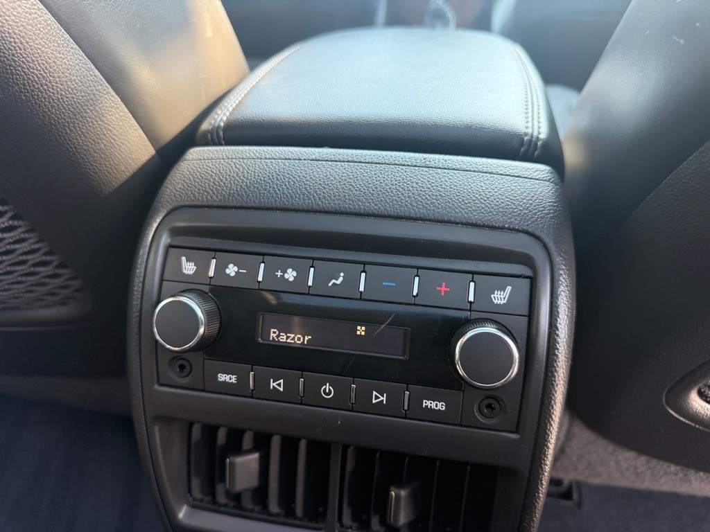 2012 Cadillac SRX Image 8