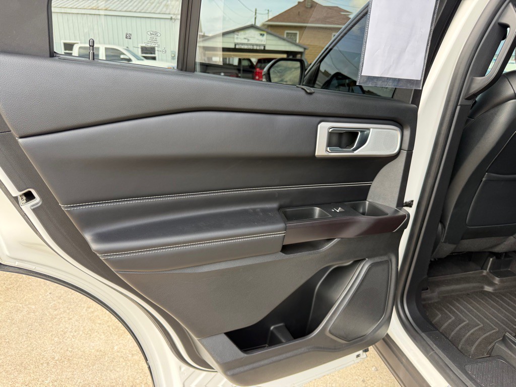 2020 Ford Explorer Image 23